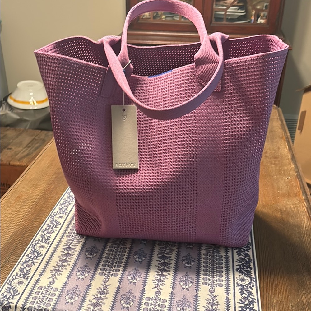 Rothy’s Lightweight Tote in Summer Berry NWT